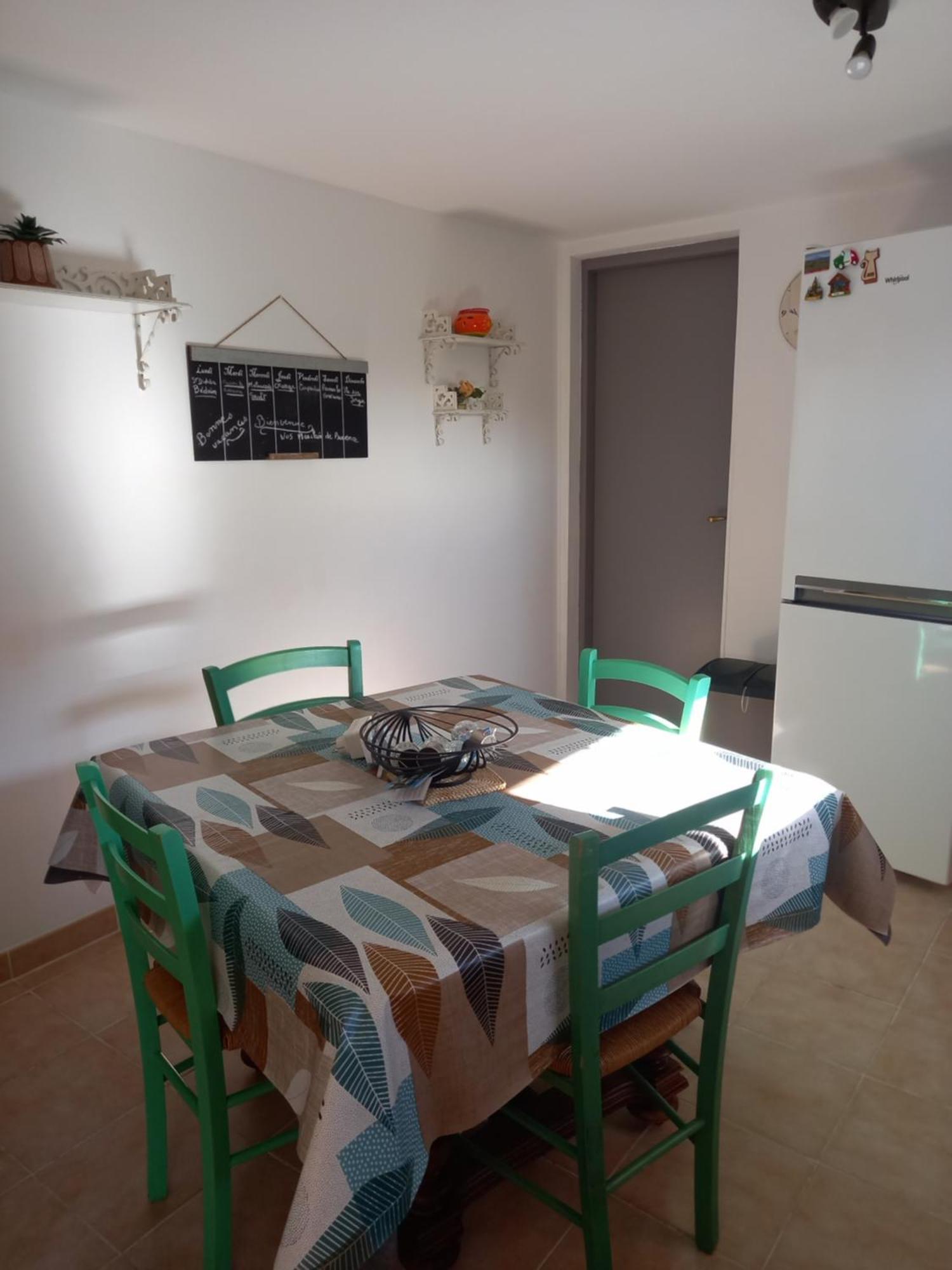 Gite 135 C Sarrians Luaran gambar