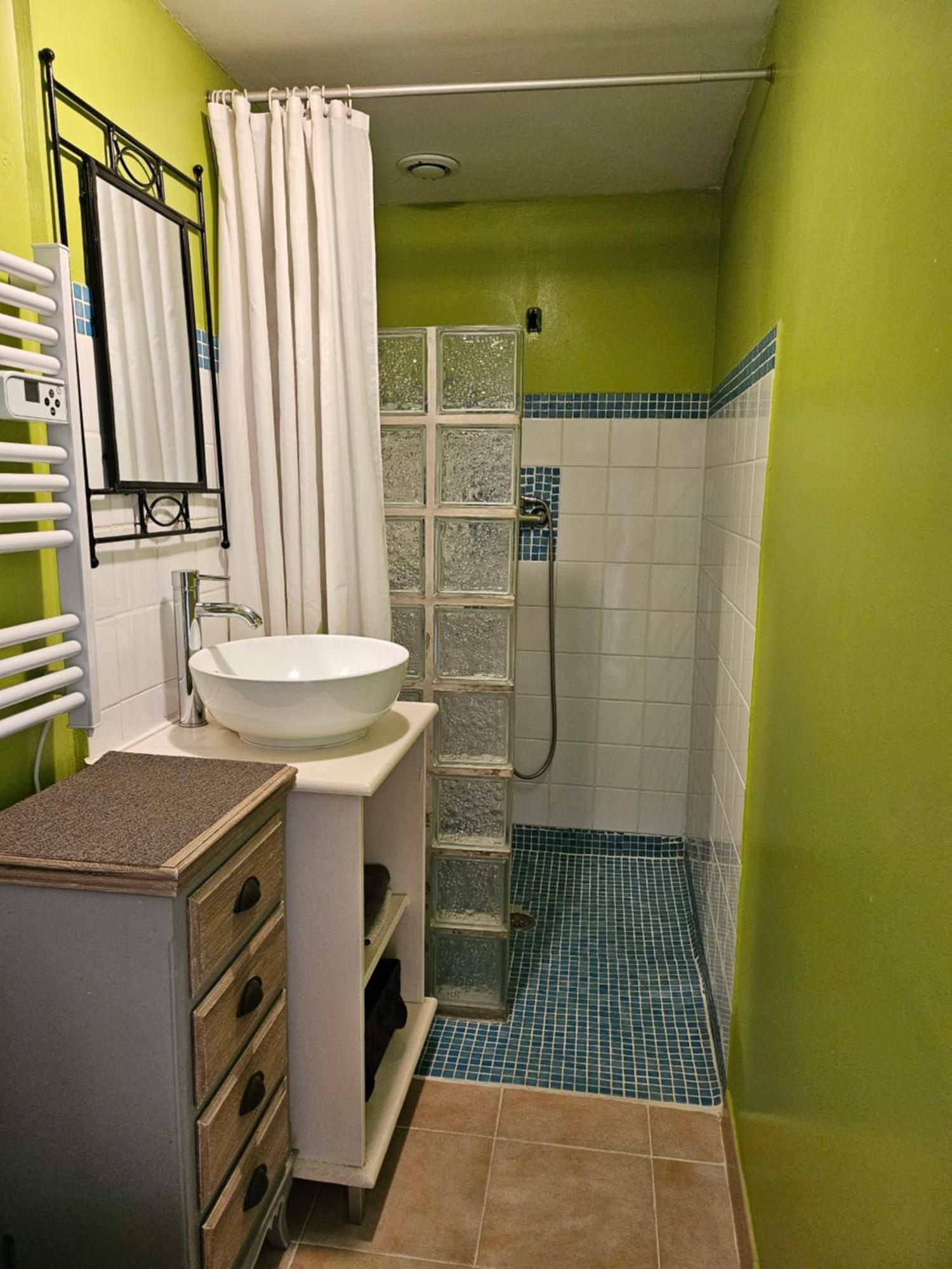 Gite 135 C Sarrians Luaran gambar